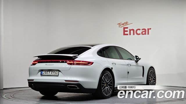 Porsche Panamera 2018 — Şəkil 1/20