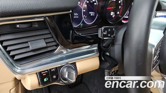Porsche Panamera 2018 — Şəkil 14/20
