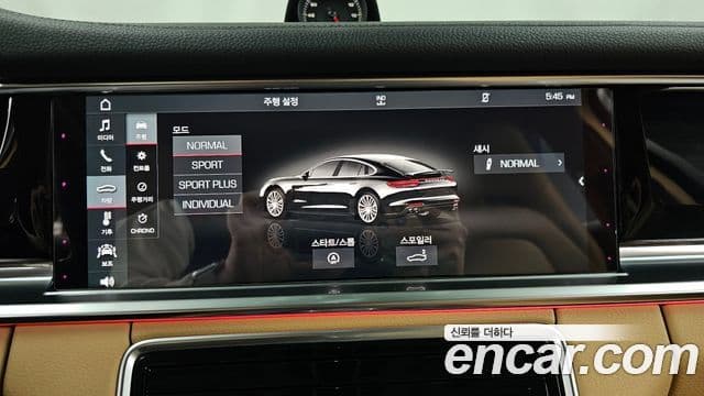 Porsche Panamera 2018 — Photo 31/35