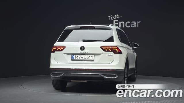 Volkswagen Tiguan 2021 — ფოტო 3/20