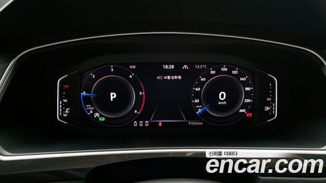 Volkswagen Tiguan 2021 — ფოტო 7/20