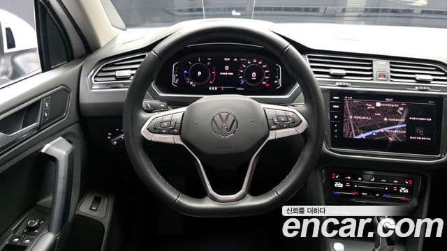 Volkswagen Tiguan 2021 — ფოტო 12/20