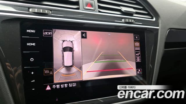 Volkswagen Tiguan 2021 — ფოტო 14/20