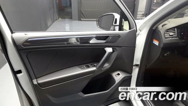 Volkswagen Tiguan 2021 — Photo 14/31
