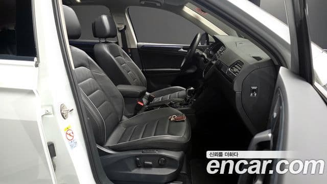 Volkswagen Tiguan 2021 — Photo 4/31