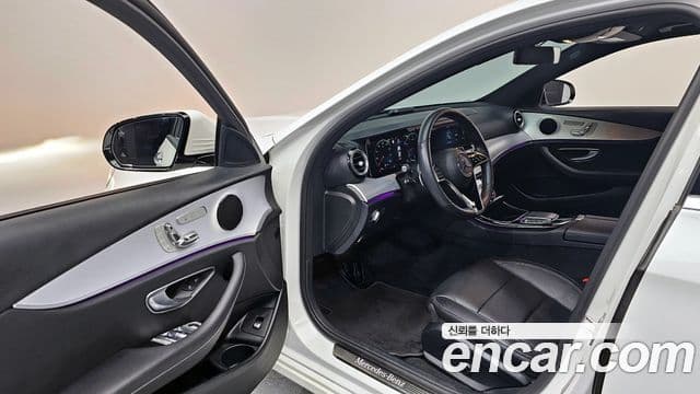 Mercedes-Benz E-Class 2021 — ფოტო 10/20