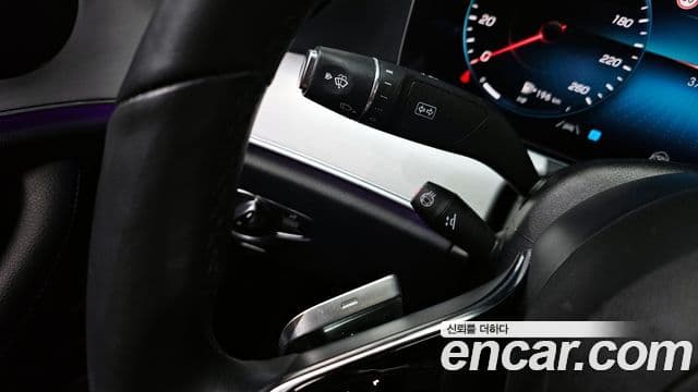 Mercedes-Benz E-Class 2021 — ფოტო 18/20