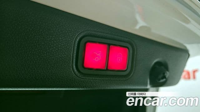 Mercedes-Benz E-Class 2021 — ფოტო 20/20