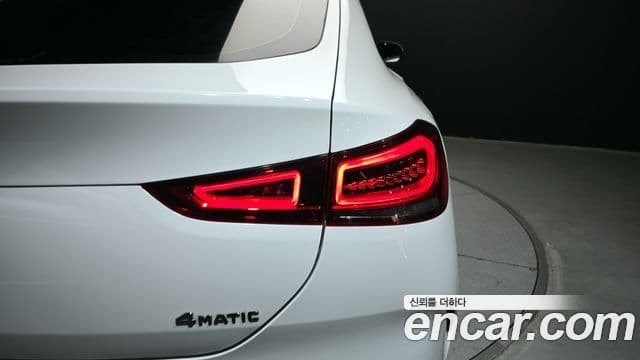 Mercedes-Benz GLE-Class 2022 — Şəkil 13/29