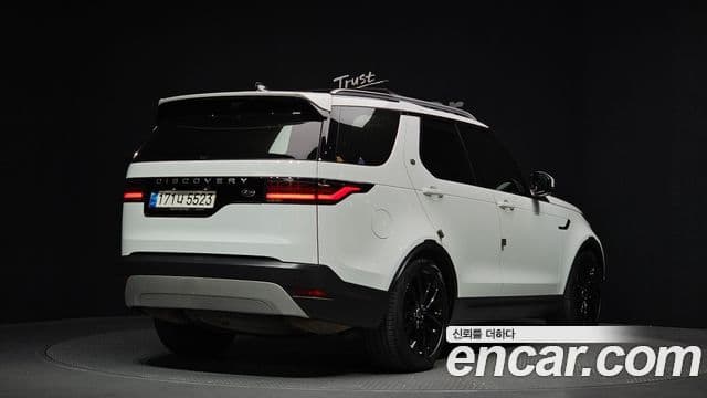 Land Rover Discovery 5 2021 — Photo 11/20