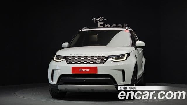 Land Rover Discovery 5 2021 — Photo 6/20