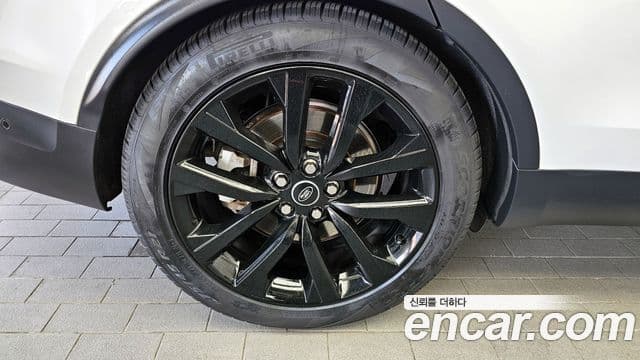 Land Rover Discovery 5 2021 — Photo 15/20
