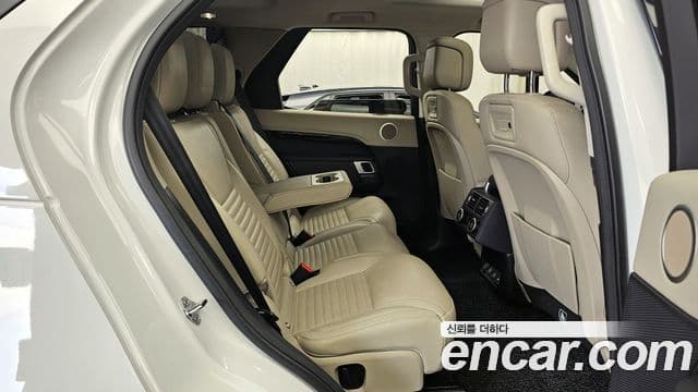 Land Rover Discovery 5 2021 — Photo 10/20