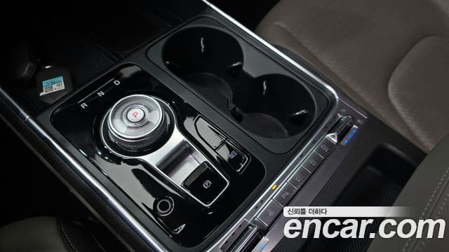 Kia Carnival 2024 — Şəkil 8/20