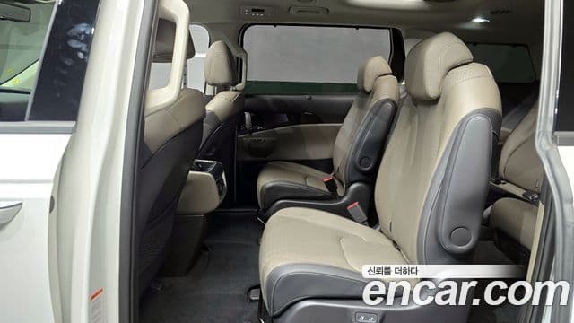 Kia Carnival 2024 — Şəkil 12/20