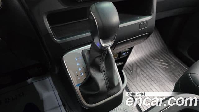 Hyundai Staria 2024 — Фото 9/20