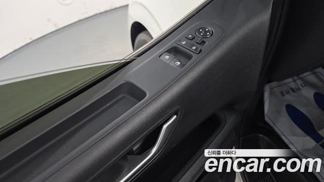 Hyundai Staria 2024 — Фото 13/20