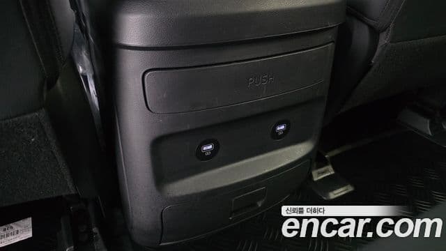 Hyundai Staria 2024 — Photo 13/32