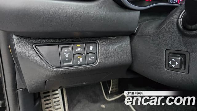 Genesis G70 2018 — ფოტო 16/20