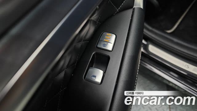Genesis G70 2018 — ფოტო 19/20