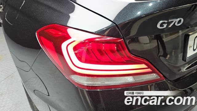 Genesis G70 2018 — Photo 15/30