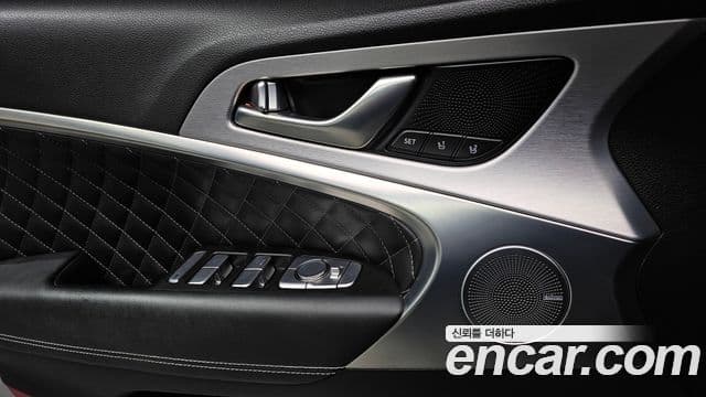 Genesis G70 2018 — Photo 7/30