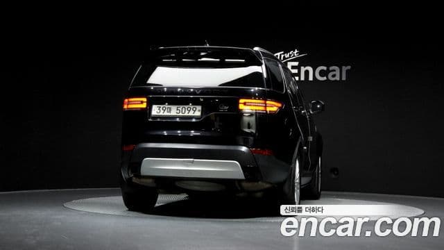 Land Rover Discovery 5 2018 — Şəkil 25/35