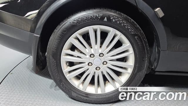 Land Rover Discovery 5 2018 — Şəkil 29/35