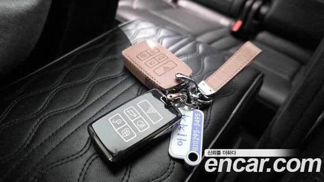 Land Rover Discovery 5 2018 — Şəkil 19/35