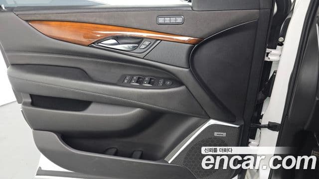 Cadillac Escalade 2020 — Photo 31/32
