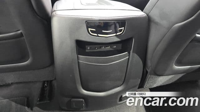Cadillac Escalade 2020 — Photo 19/32