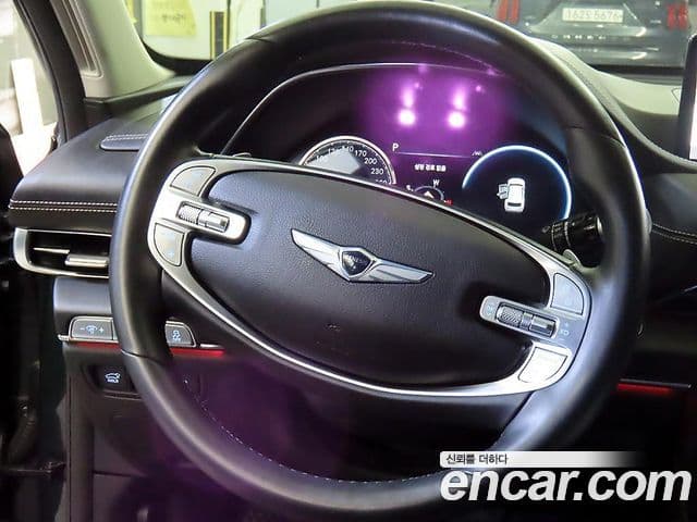 Genesis GV80 2021 — ფოტო 17/20