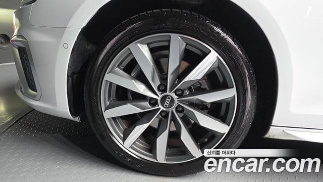 Audi A4 2023 — ფოტო 5/20