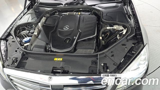 Mercedes-Benz S-Class 2018 — Photo 14/20
