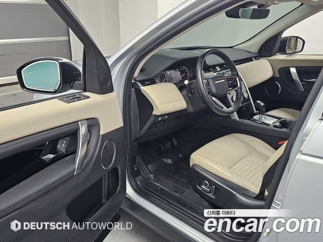 Land Rover Discovery Sport 2022 — ფოტო 18/20