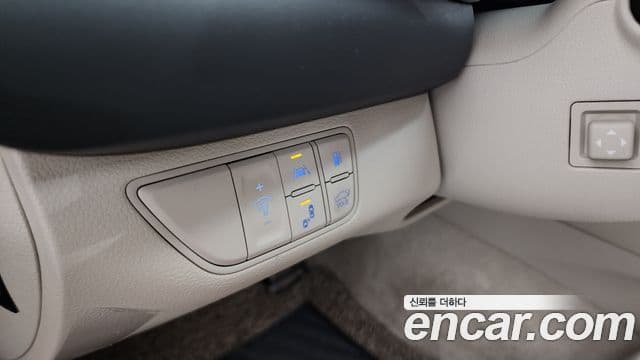 Genesis G70 2019 — ფოტო 13/20