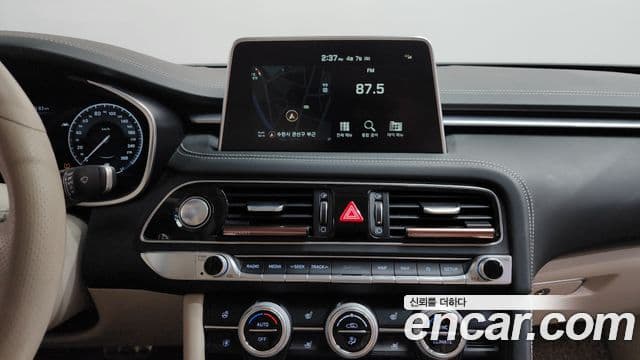Genesis G70 2019 — ფოტო 14/20