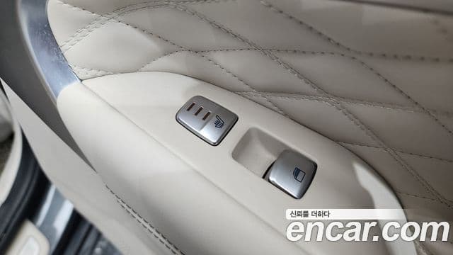 Genesis G70 2019 — ფოტო 19/20
