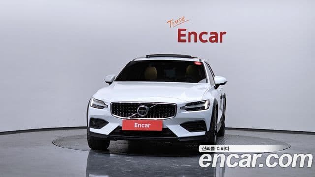 Volvo V60 Cross Country 2021 — ფოტო 6/37