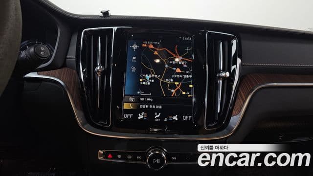 Volvo V60 Cross Country 2021 — ფოტო 11/37
