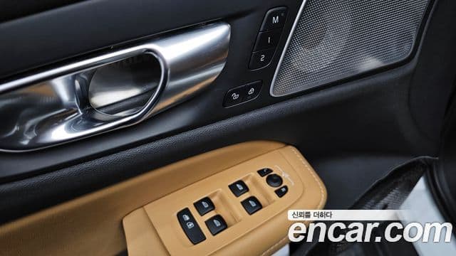 Volvo V60 Cross Country 2021 — ფოტო 20/37
