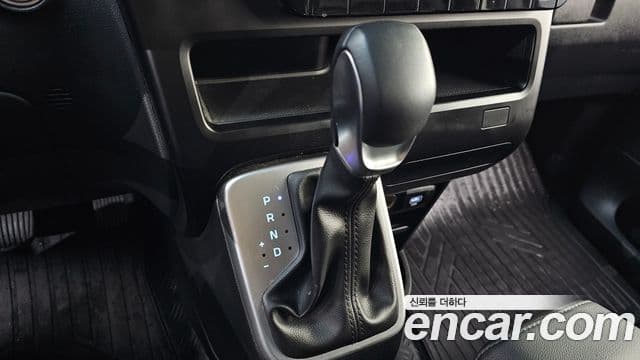 Hyundai Staria 2024 — Şəkil 9/20