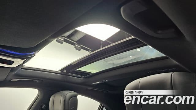 Mercedes-Benz S-Class 2023 — Photo 28/30