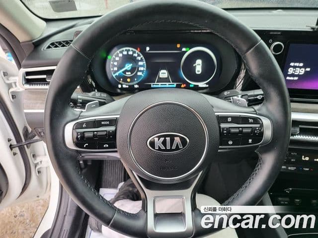 Kia K5 2021 — ფოტო 6/19