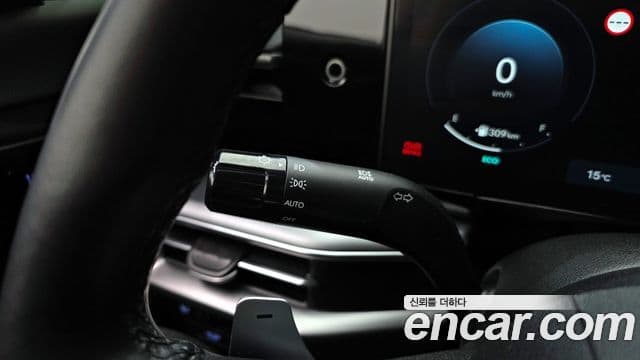 Hyundai Grandeur Hybrid 2023 — Photo 12/31