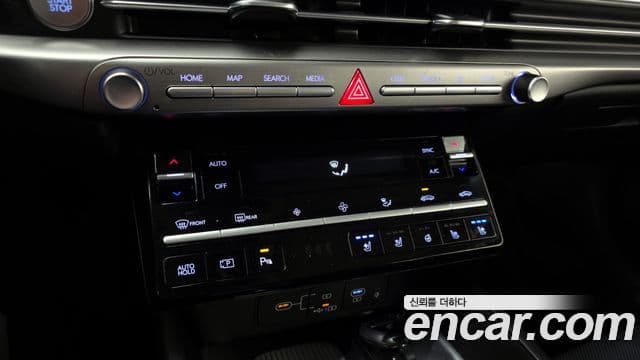Hyundai Grandeur Hybrid 2023 — Photo 13/31