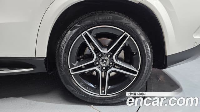 Mercedes-Benz GLE-Class 2021 — Photo 7/34