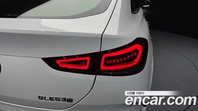 Mercedes-Benz GLE-Class 2021 — Photo 30/34