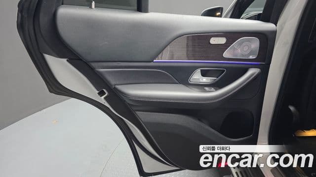Mercedes-Benz GLE-Class 2021 — Photo 14/34