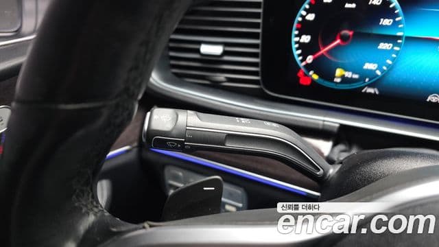 Mercedes-Benz GLE-Class 2021 — Photo 4/34
